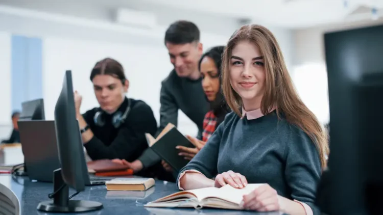 Estudiante becas de grado